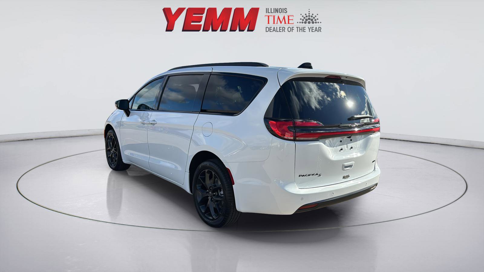 New 2026 Chrysler Pacifica Select image 7