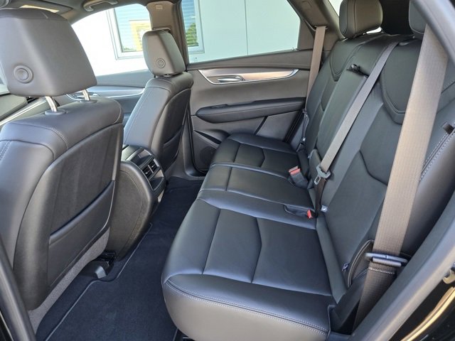 New 2025 Cadillac XT5 Luxury image 16
