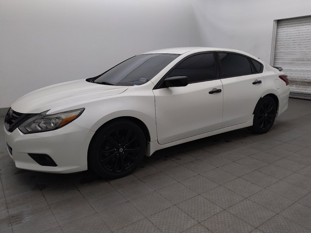 Used 2018 Nissan Altima 2.5 SR w/ SR Midnight Edition FWD image 2