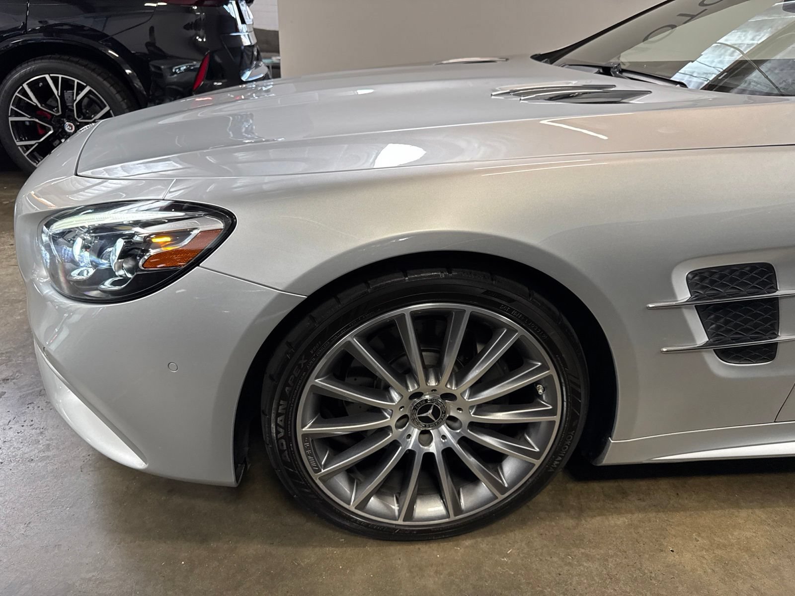 Used 2019 Mercedes-Benz SL 550 image 5