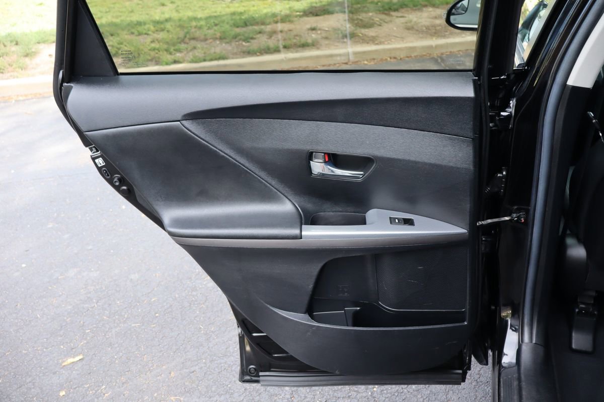 Used 2015 Toyota Venza LE image 24