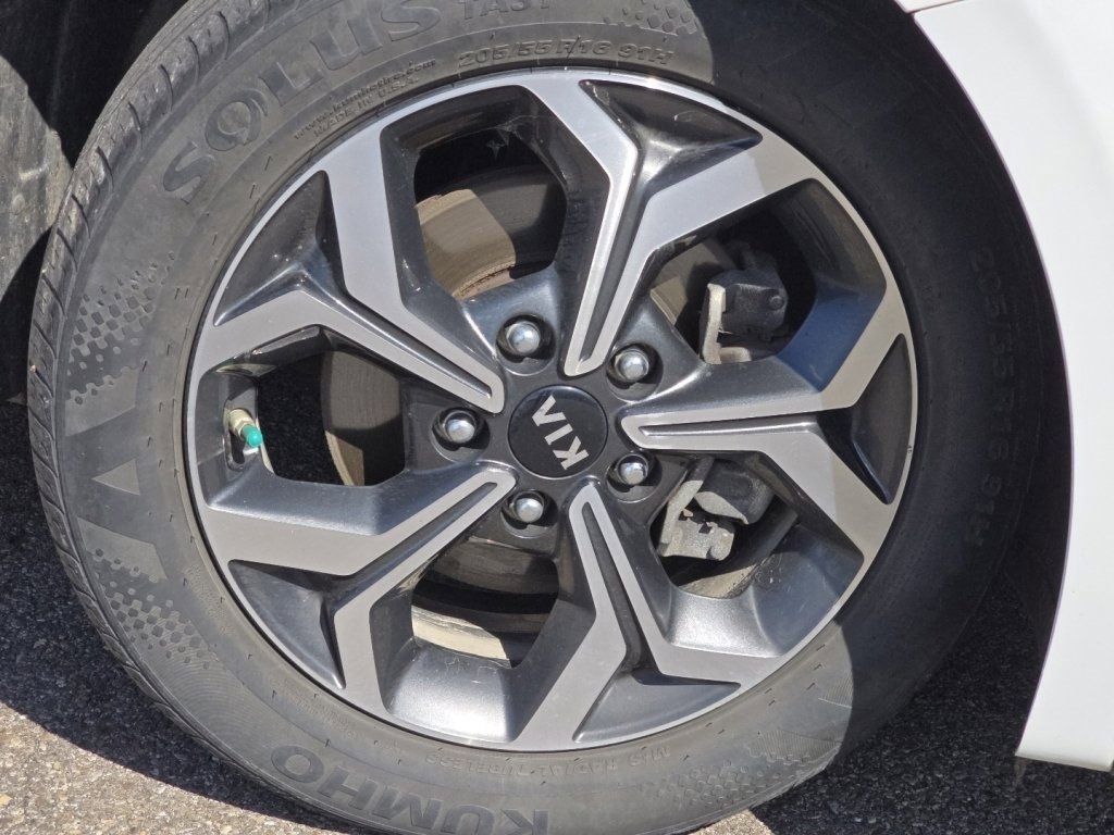 Used 2020 Kia Forte LXS FWD image 6