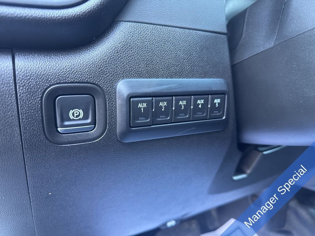 Used 2025 Chevrolet Silverado 3500 W/T image 20