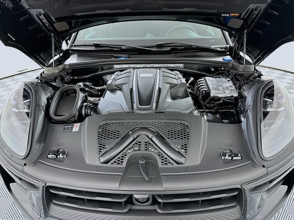 Certified 2025 Porsche Macan S AWD/4WD image 32