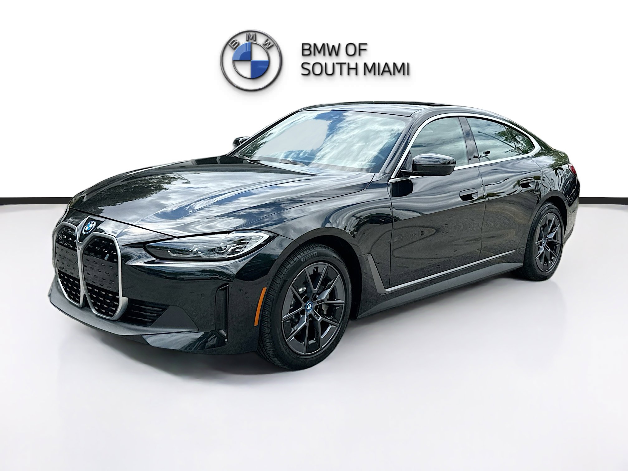Used 2023 BMW i4 eDrive35 w/ Parking Assistance Package image 3