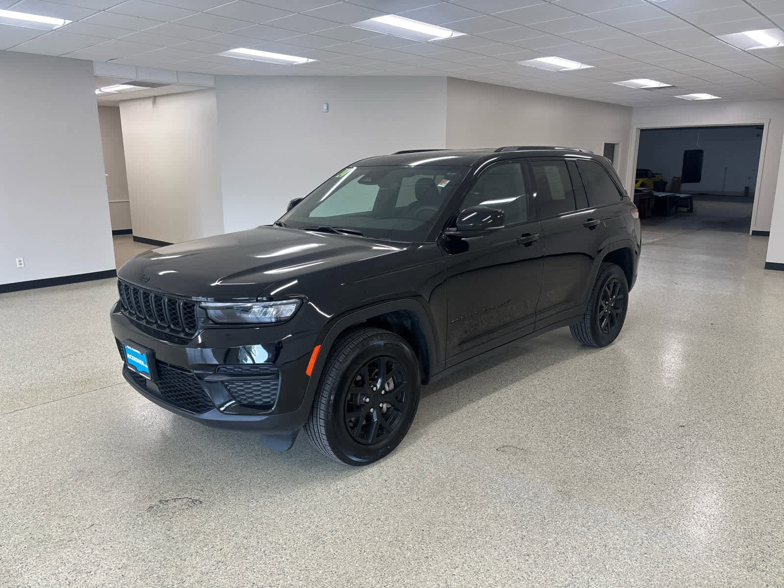 Used 2024 Jeep Grand Cherokee Altitude
