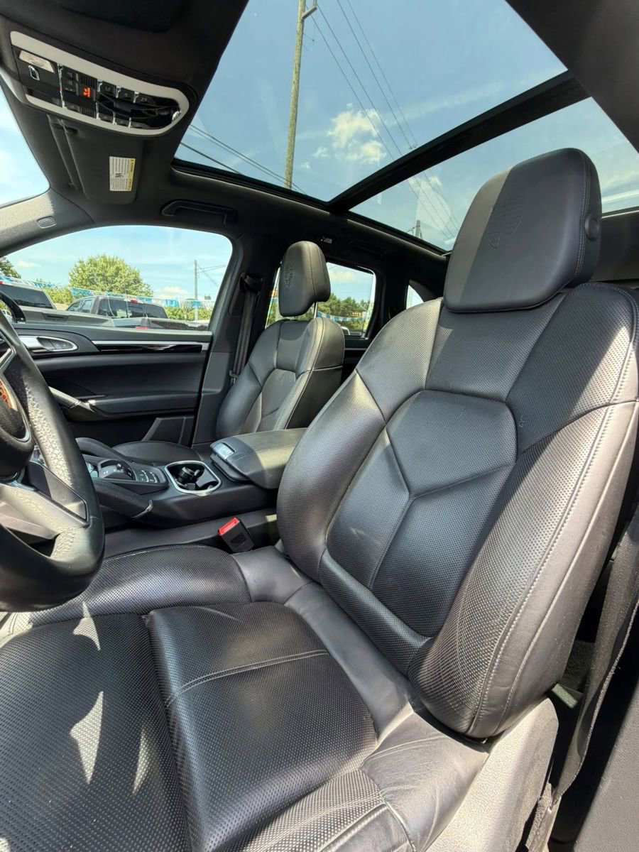 Used 2016 Porsche Cayenne AWD/4WD image 13