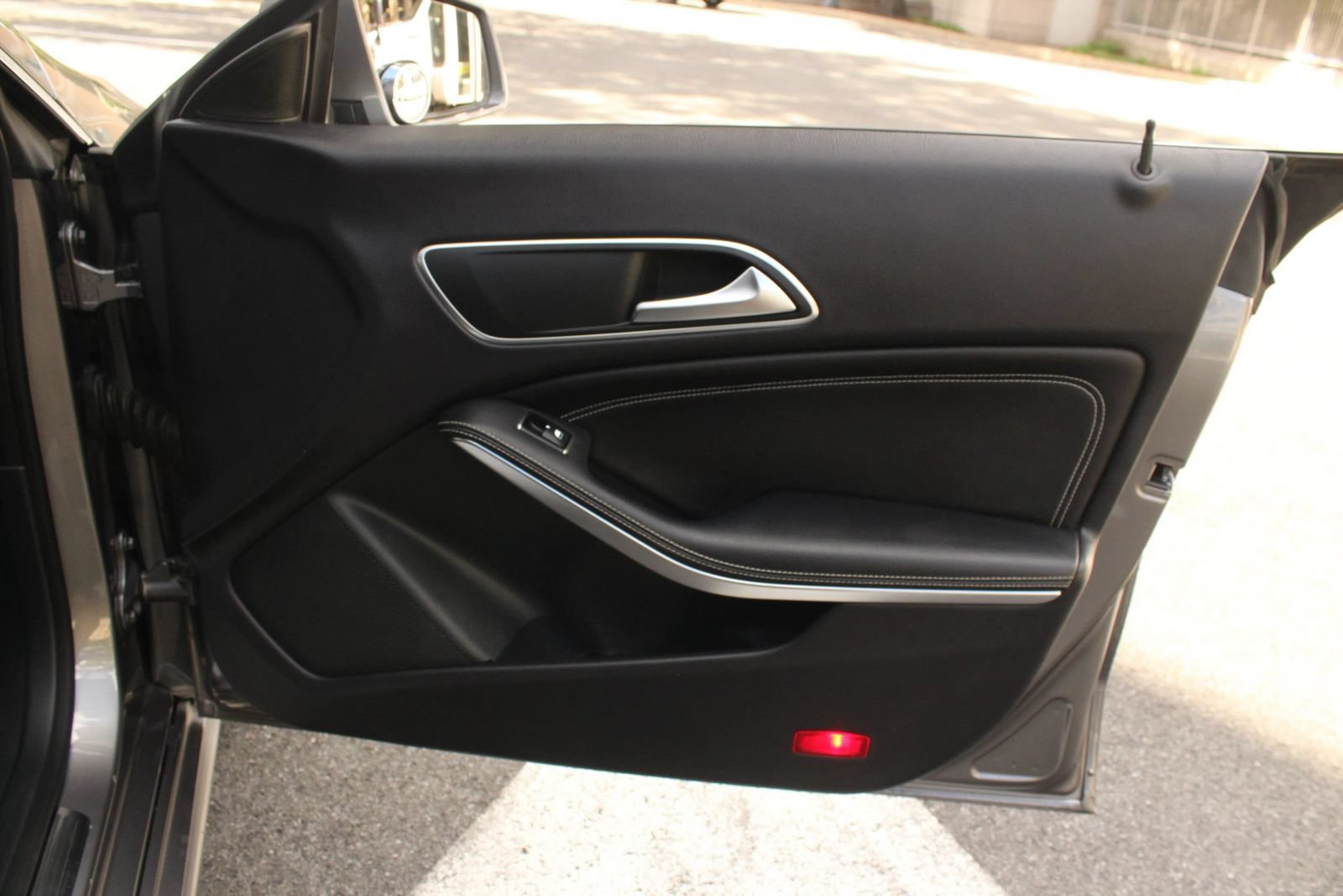 Used 2016 Mercedes-Benz CLA 250 image 26