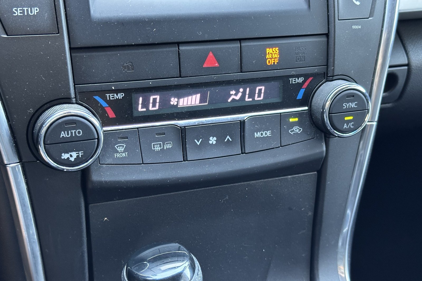 Used 2017 Toyota Camry SE FWD image 18