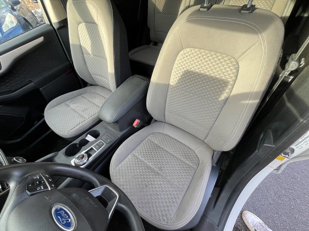 Used 2020 Ford Escape SE image 9