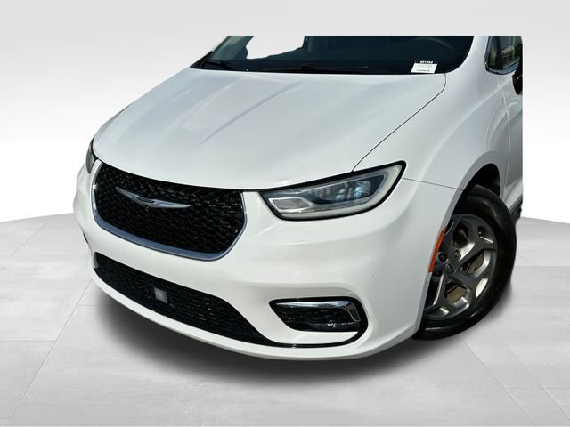 Used 2023 Chrysler Pacifica Limited image 9