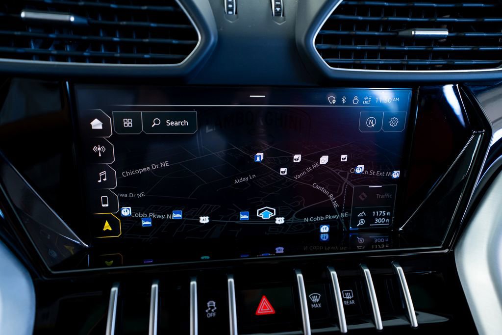 Used 2022 Lamborghini Urus AWD/4WD image 41