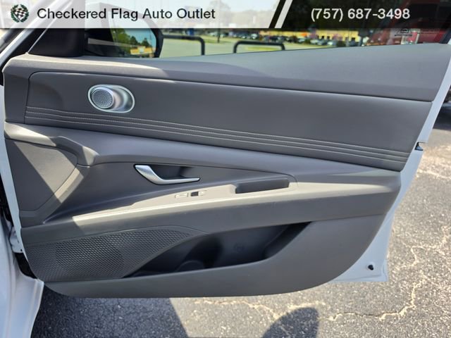 Used 2022 Hyundai Elantra SEL w/ Convenience Package image 41