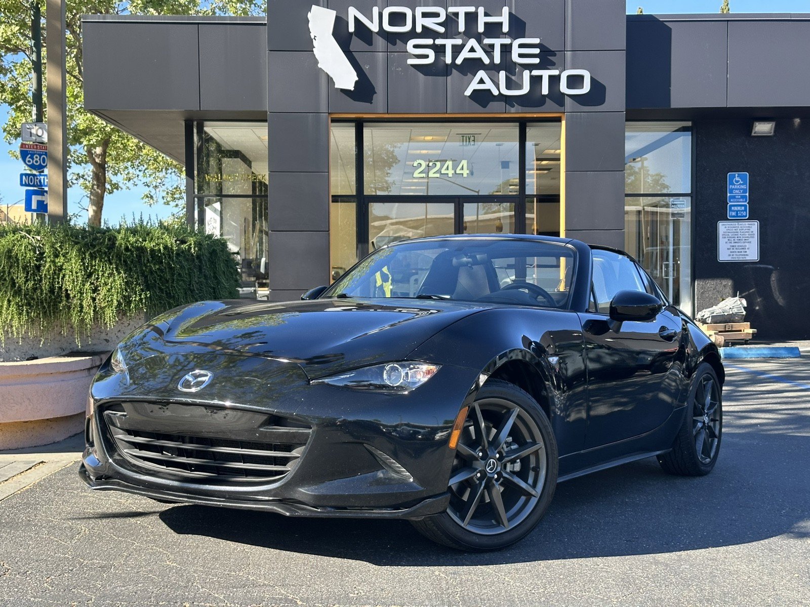 Used 2017 MAZDA MX-5 Miata RF Club RWD image 2