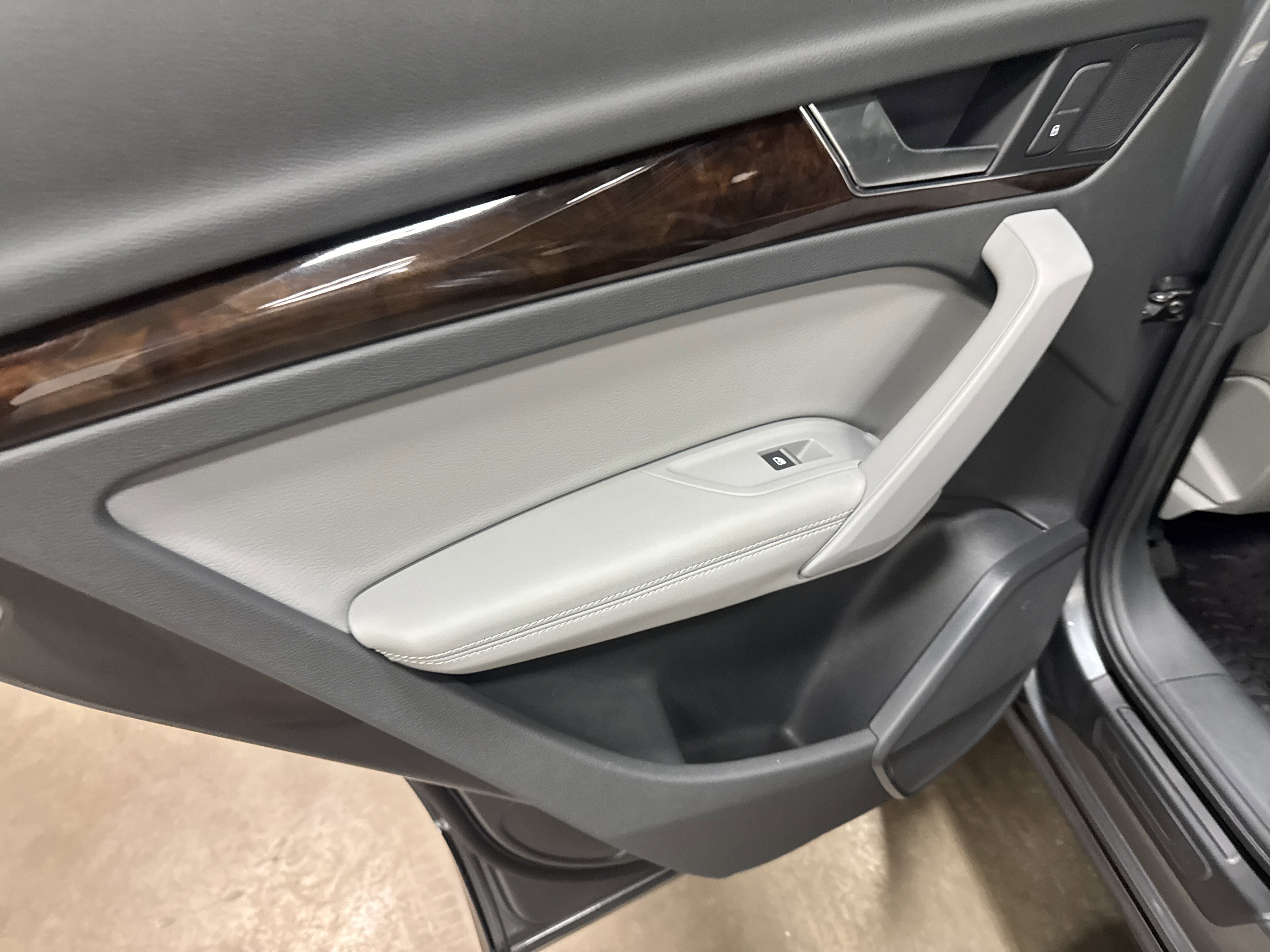 Used 2019 Audi Q5 2.0T Premium Plus w/ Premium Plus Package image 35