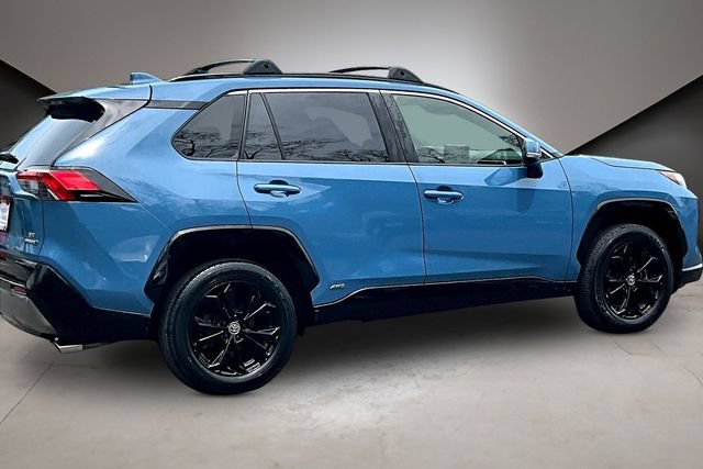 Used 2022 Toyota RAV4 SE w/ Convenience Package AWD/4WD image 3