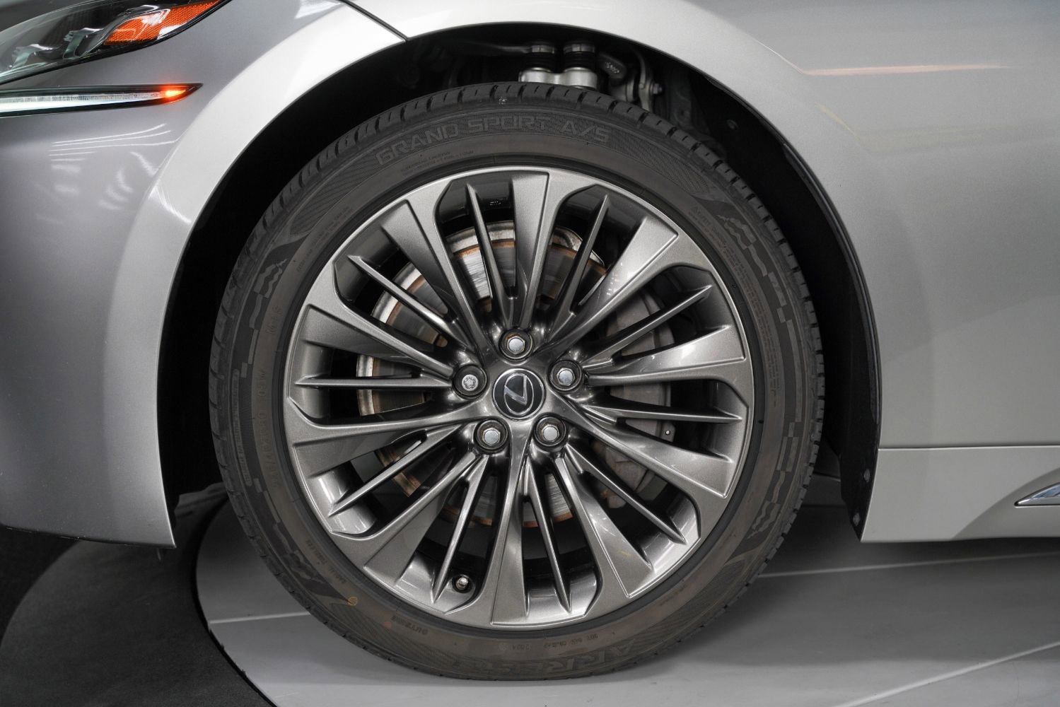 Used 2018 Lexus LS 500 w/ Luxury Package image 17