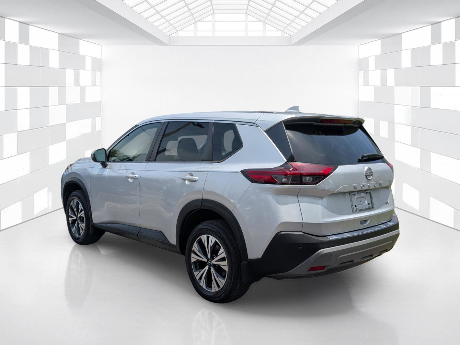 Used 2022 Nissan Rogue SV FWD image 4