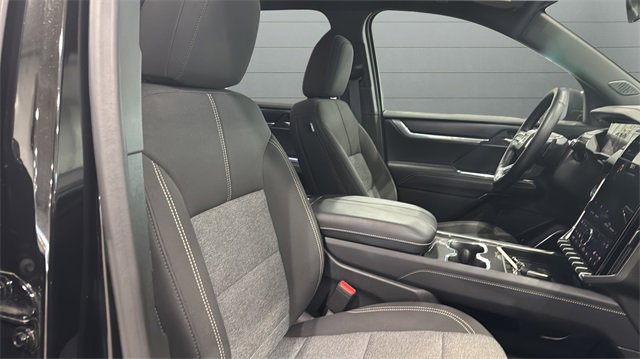 Used 2025 GMC Acadia Elevation image 33