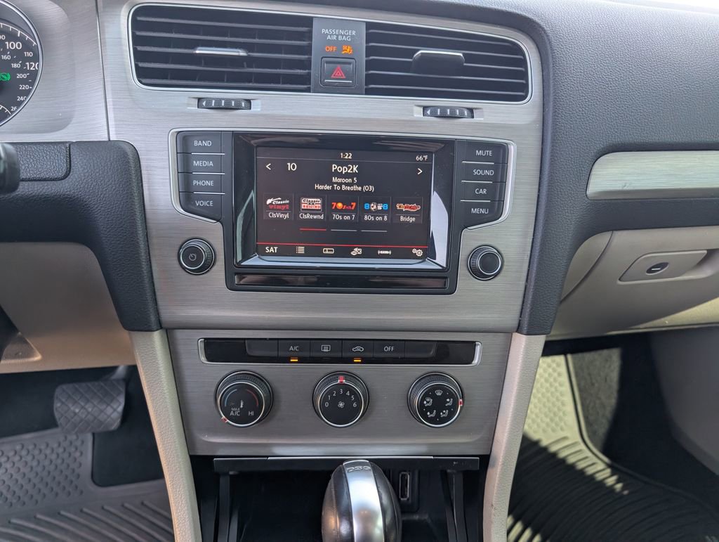 Used 2015 Volkswagen Golf TDI S image 19