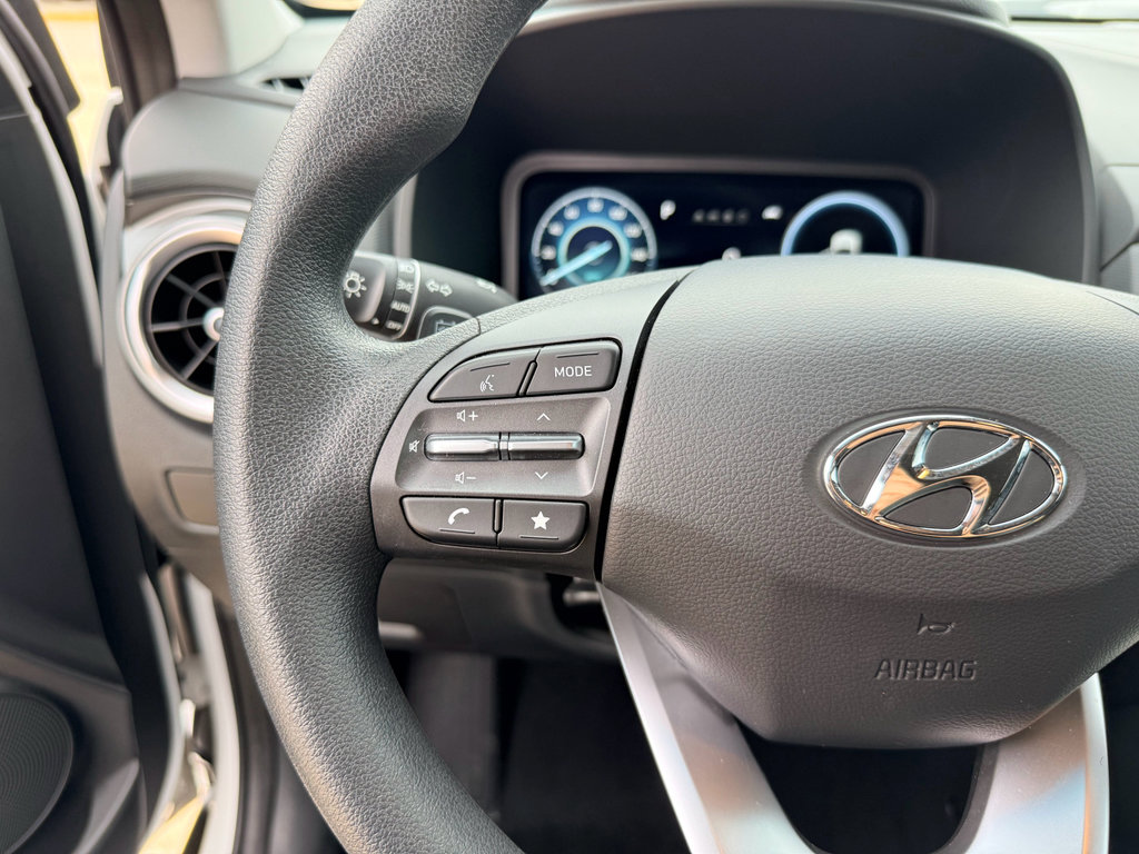 Used 2023 Hyundai Kona SE FWD image 15