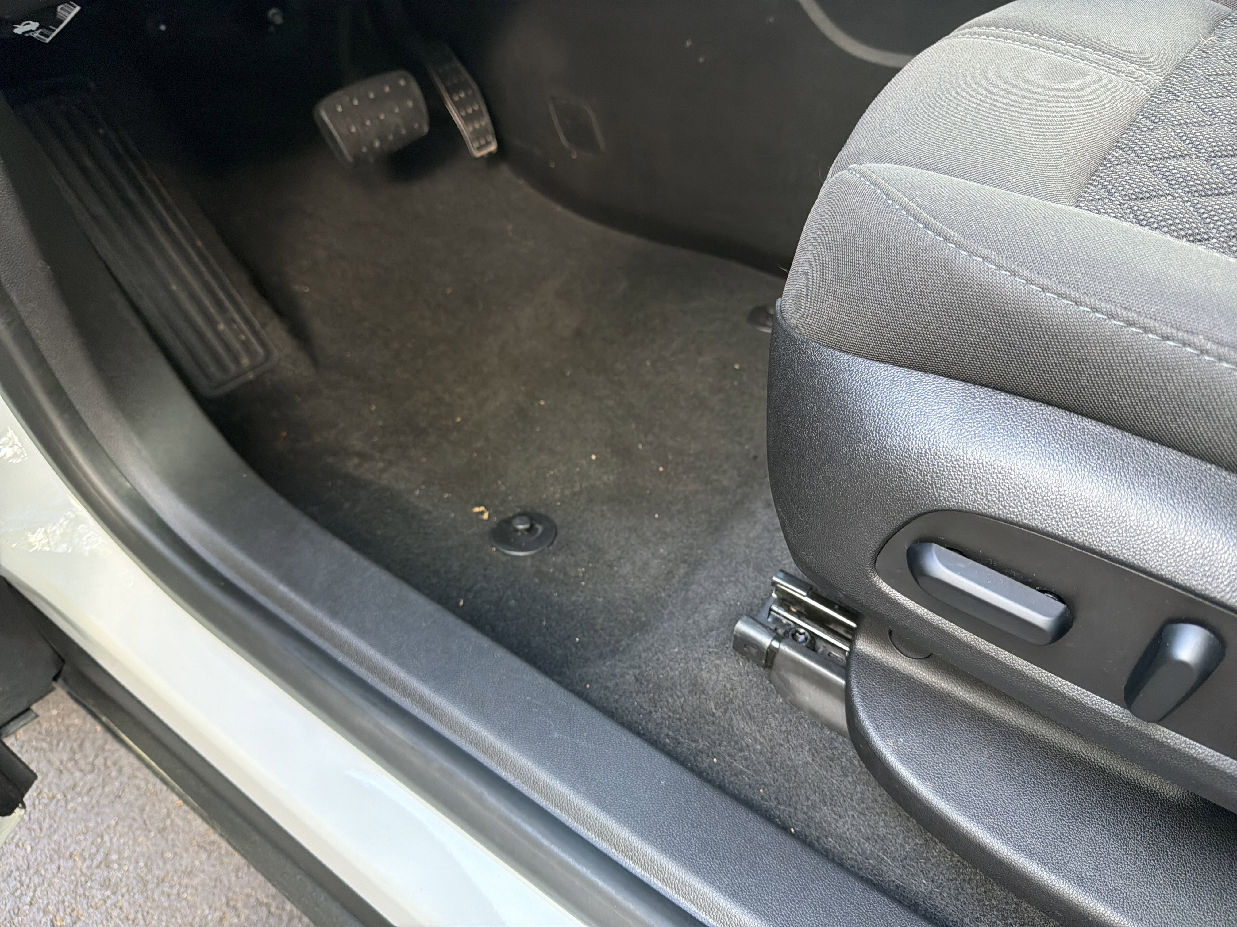 Used 2019 Chevrolet Blazer LT image 17