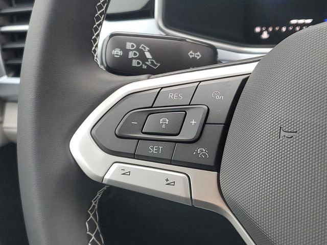 New 2026 Volkswagen Taos SE image 15