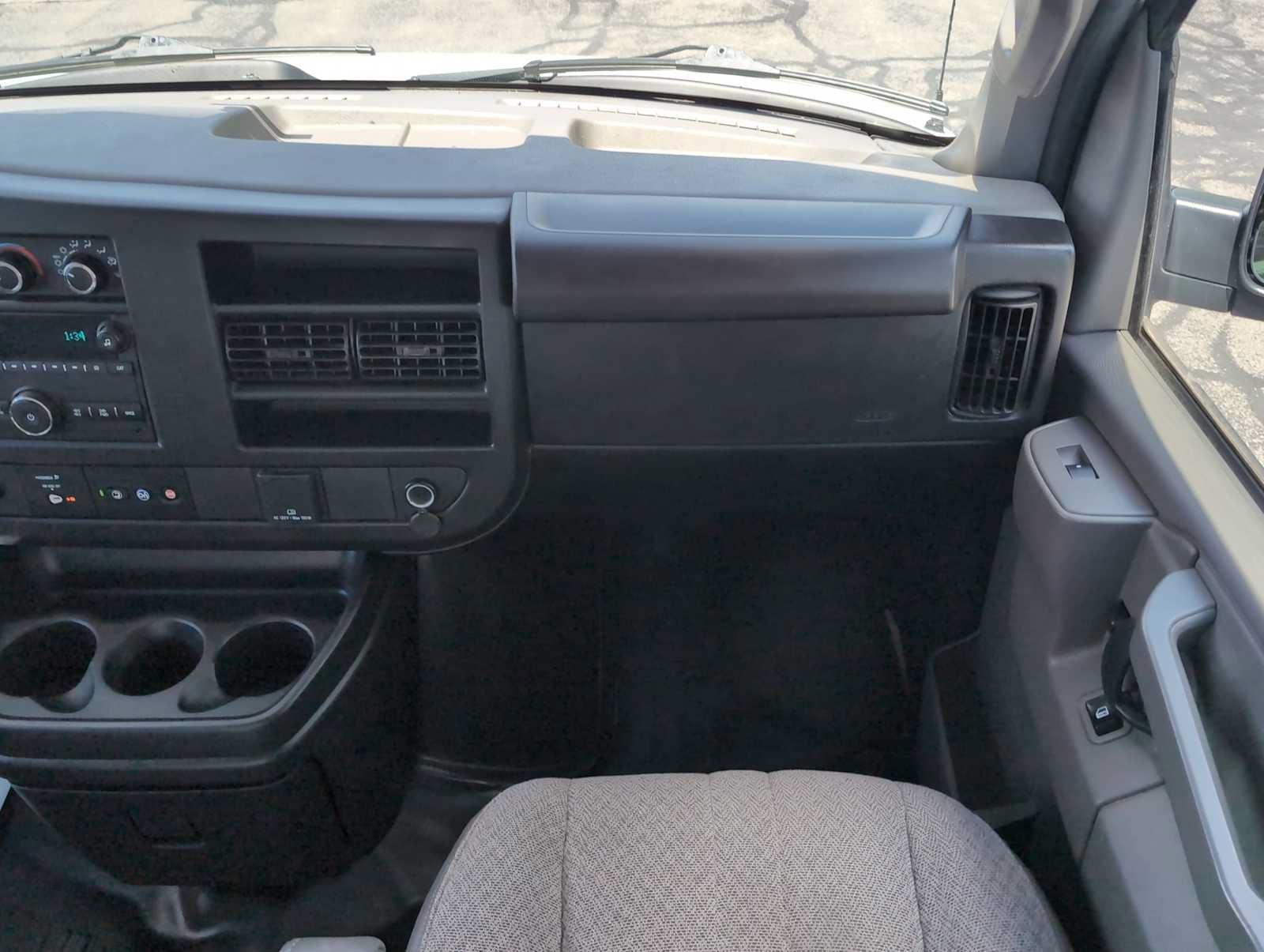 Used 2020 Chevrolet Express 3500 w/ Driver Convenience Package RWD image 24