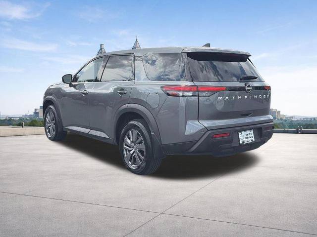 Certified 2025 Nissan Pathfinder S FWD image 3