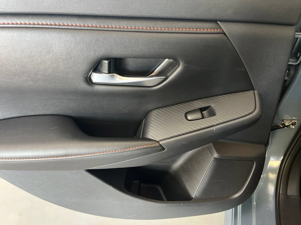 Used 2025 Nissan Sentra SR FWD image 50