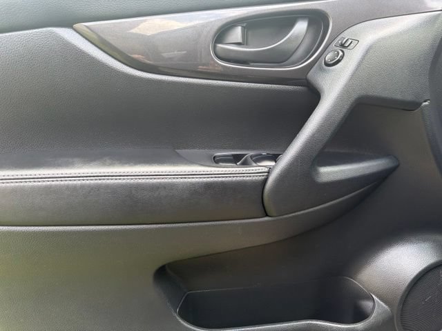 Used 2019 Nissan Rogue S FWD image 21