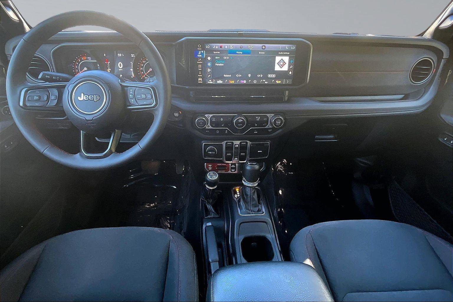 Used 2025 Jeep Wrangler Unlimited Rubicon w/ Convenience Group AWD/4WD image 17