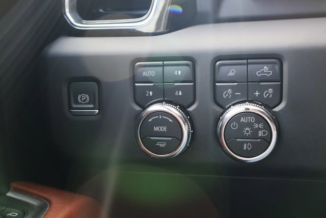 Used 2024 GMC Sierra 2500 Denali Ultimate image 19