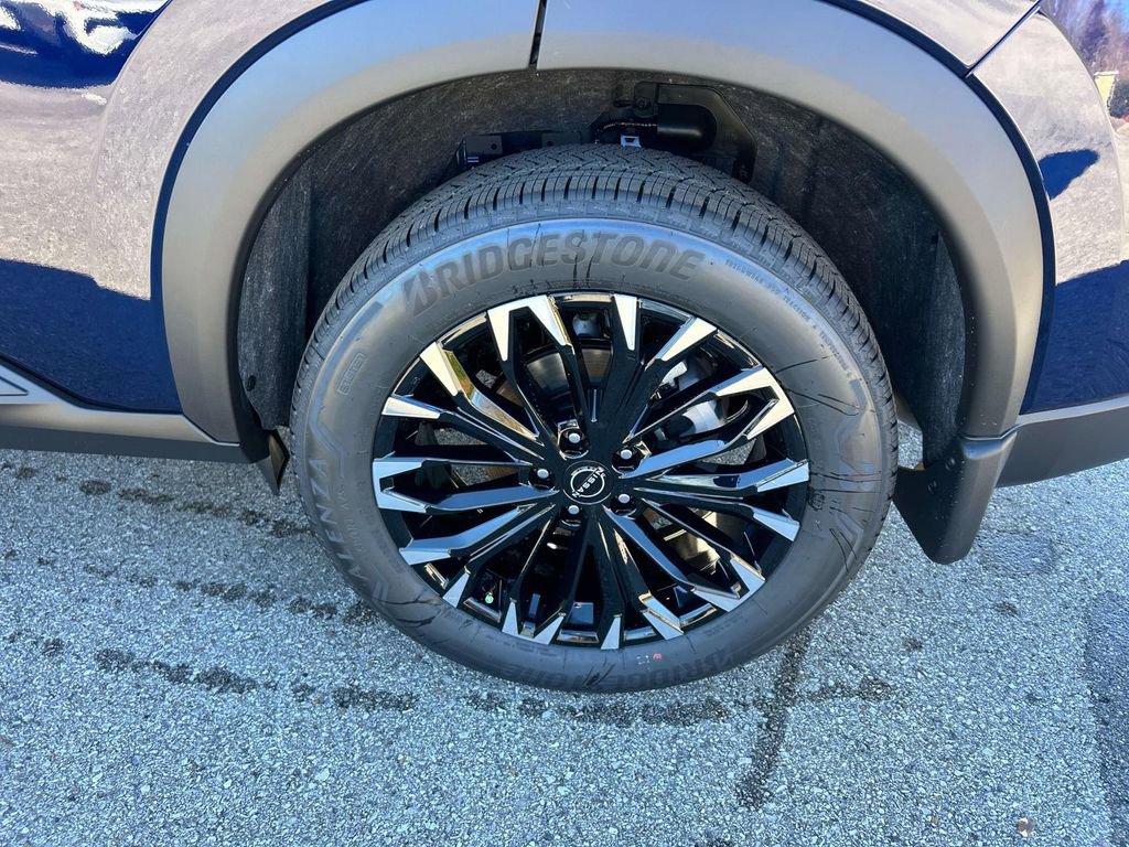 New 2026 Nissan Rogue SV AWD/4WD image 12