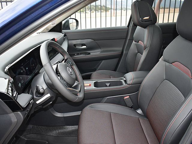 New 2026 Nissan Kicks SR w/ SR Premium Package AWD/4WD image 8