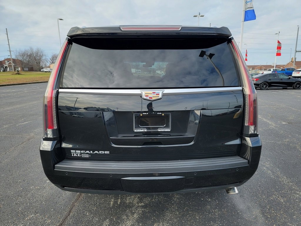 Used 2017 Cadillac Escalade Premium Luxury image 19