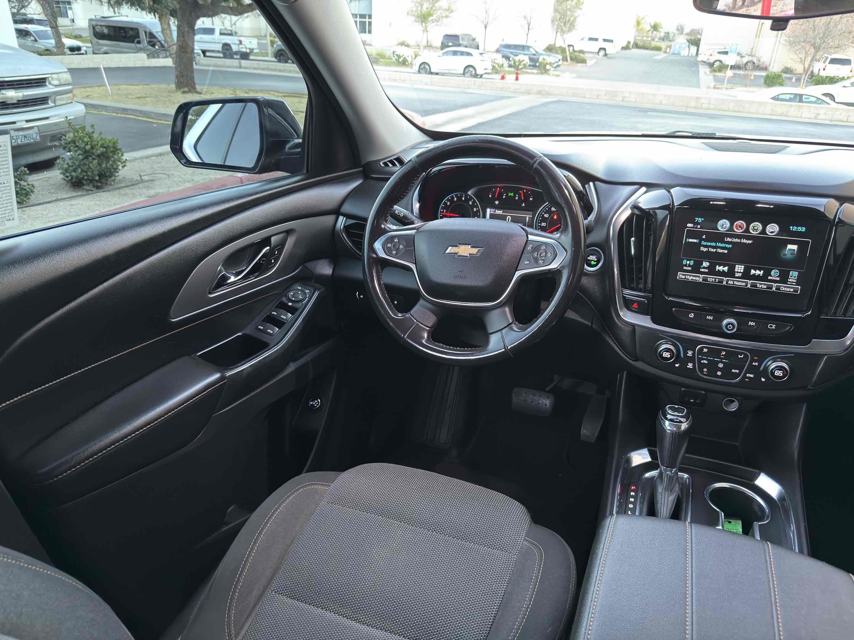 Used 2019 Chevrolet Traverse LT image 17