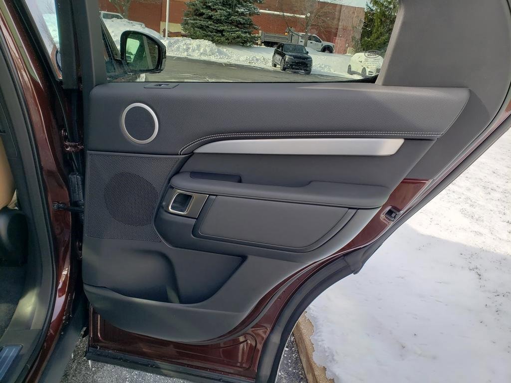 New 2026 Land Rover Discovery Limited Edition image 14