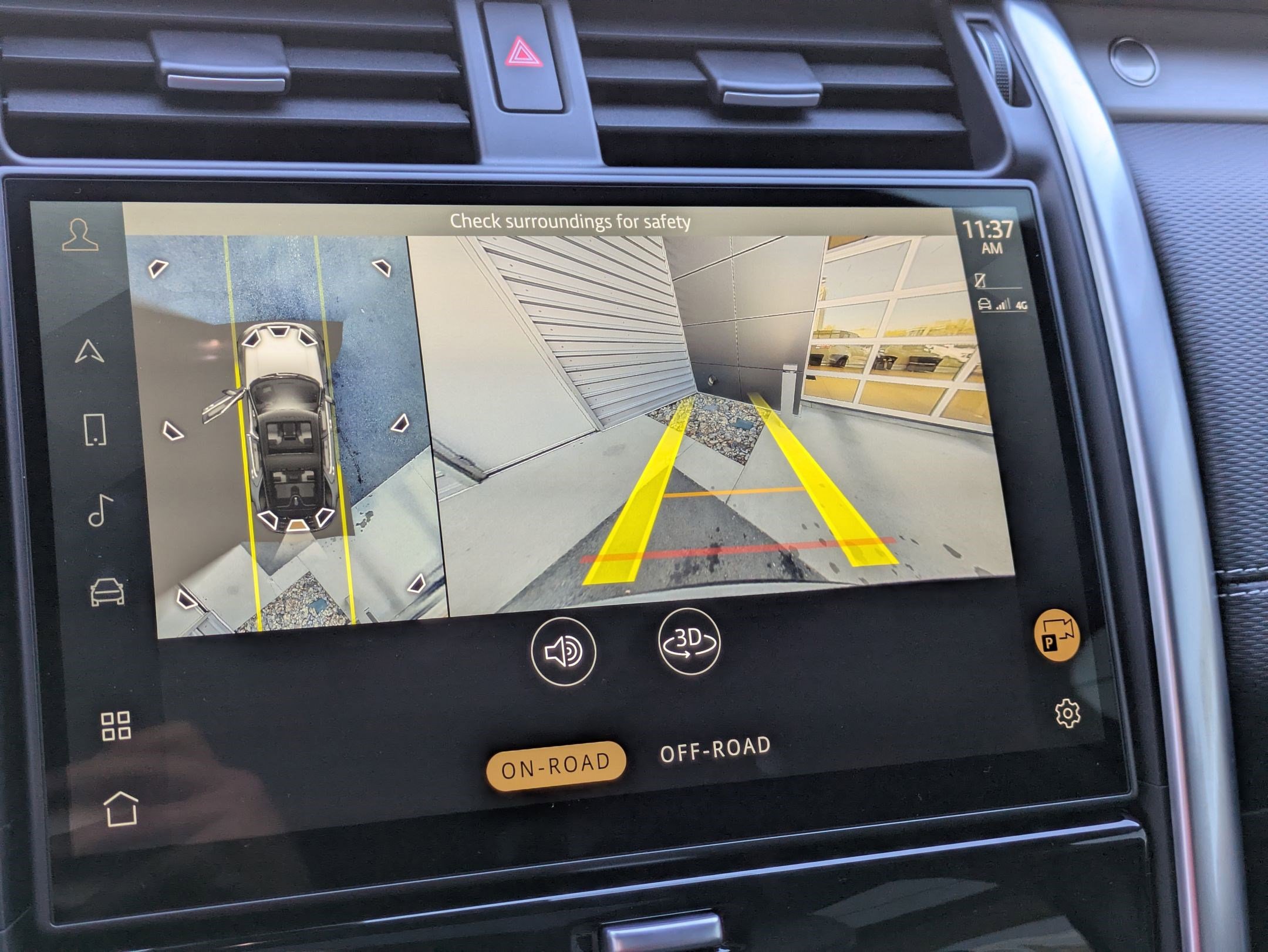 Used 2024 Land Rover Discovery Dynamic SE image 22