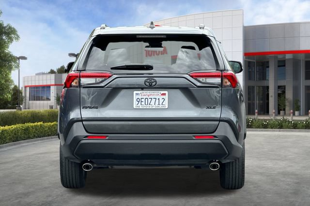 Used 2022 Toyota RAV4 XLE w/ Convenience Package FWD image 6