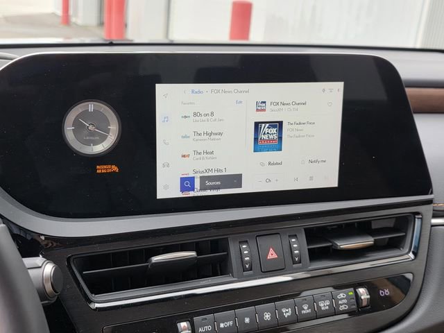 Certified 2024 Lexus ES 350 w/ Premium Package image 17