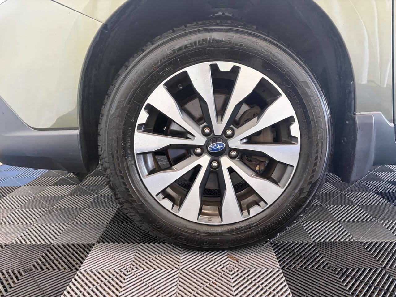 Used 2017 Subaru Outback 2.5i Limited AWD/4WD image 32