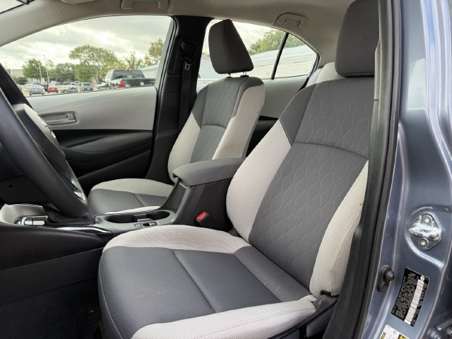 Used 2025 Toyota Corolla LE FWD image 22