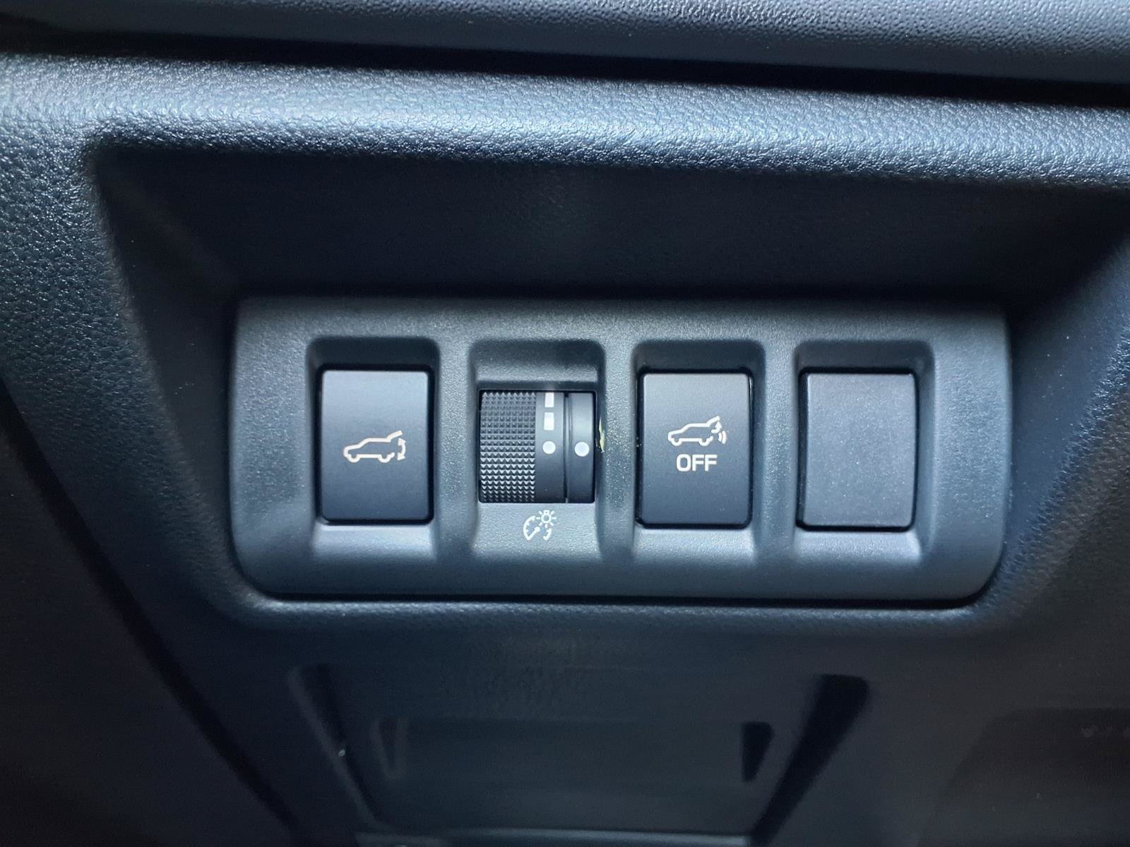 Used 2025 Subaru Outback Limited AWD/4WD image 15