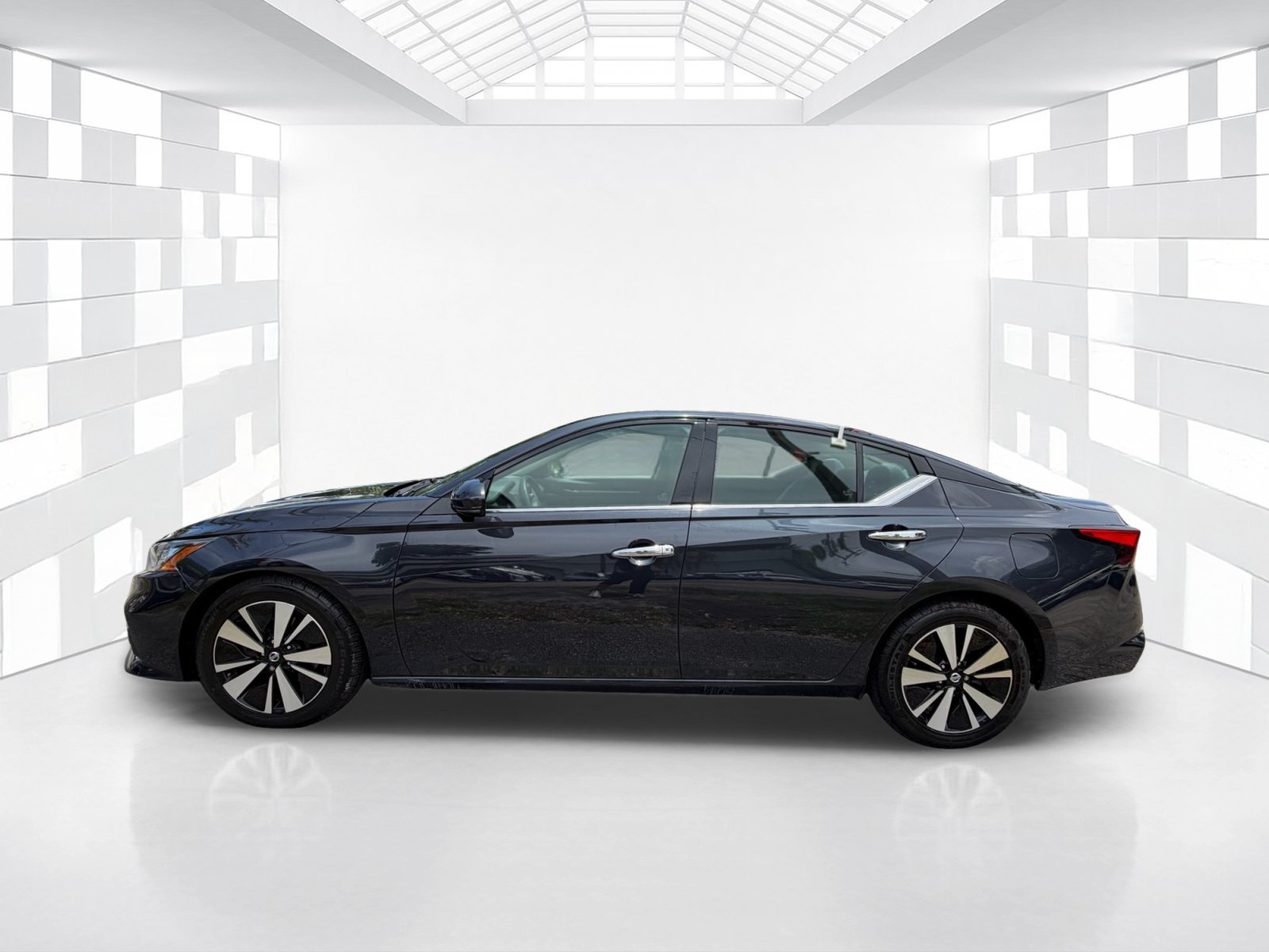 Used 2019 Nissan Altima 2.5 SV FWD image 4