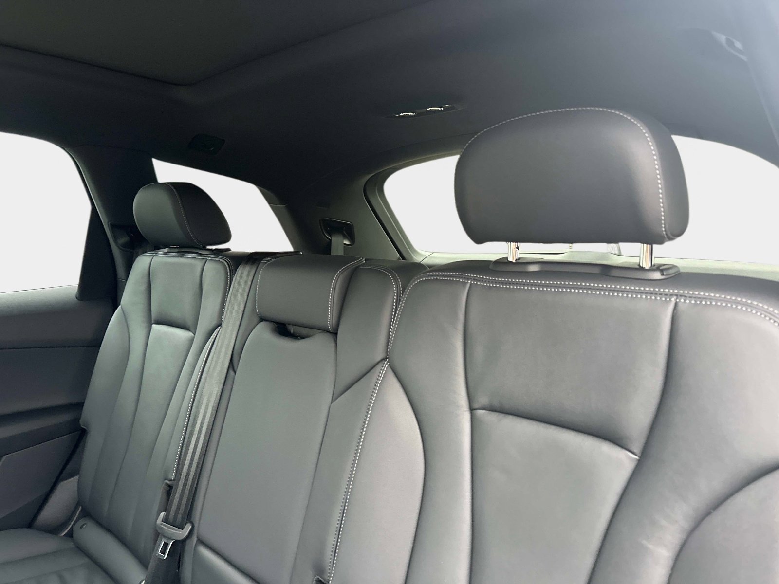 Used 2025 Audi Q7 2.0T Premium image 15