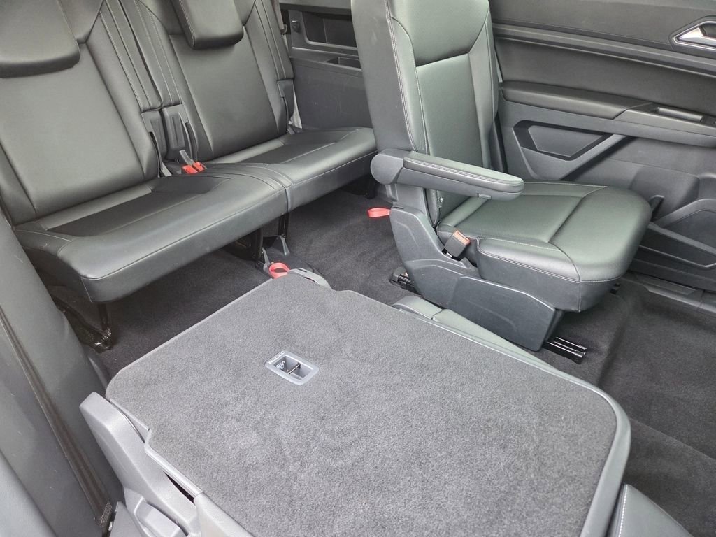 Used 2018 Volkswagen Atlas SEL w/ R-Line Package FWD image 5