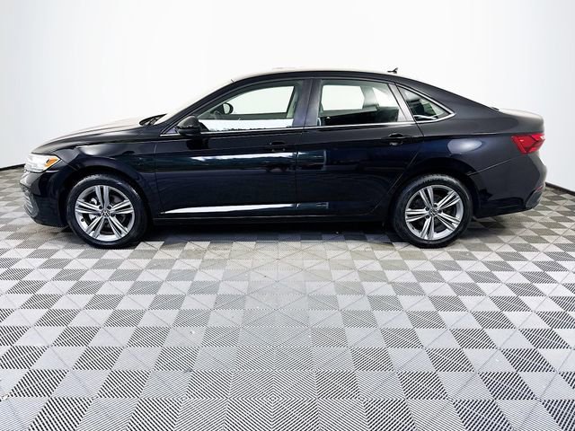 Used 2024 Volkswagen Jetta SE image 4