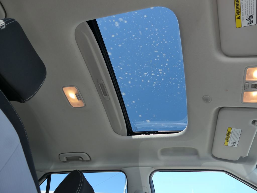 Used 2023 Hyundai Venue SEL FWD image 28