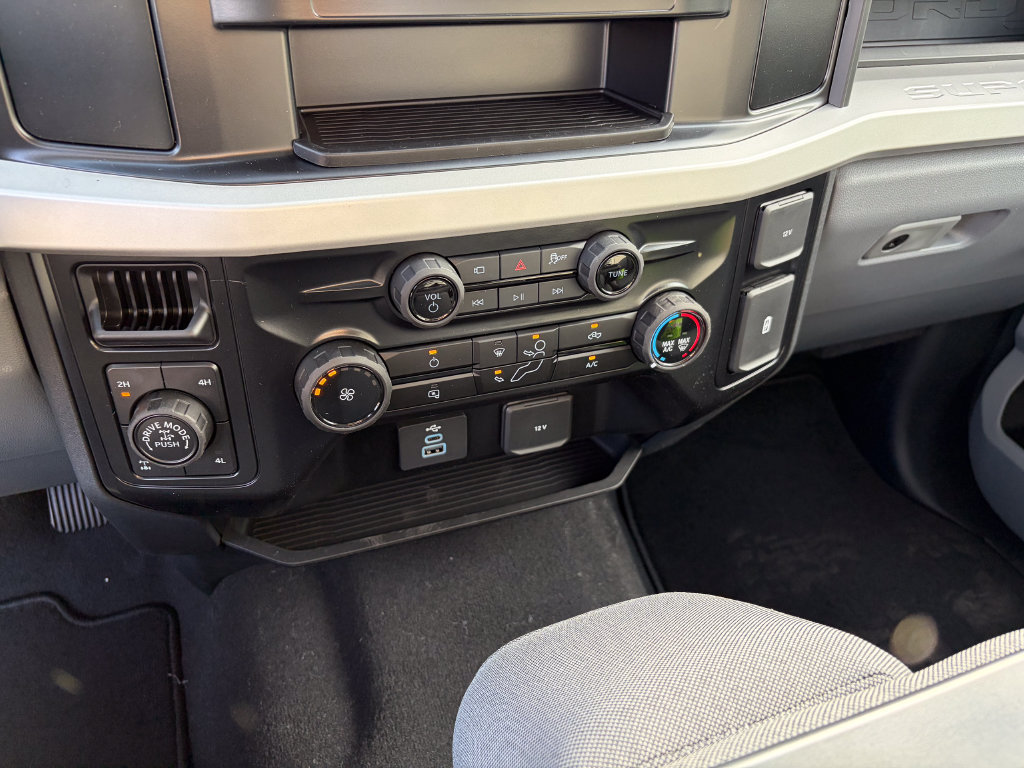 New 2027 Ford F350 XL w/ Tremor Off-Road Package AWD/4WD image 19